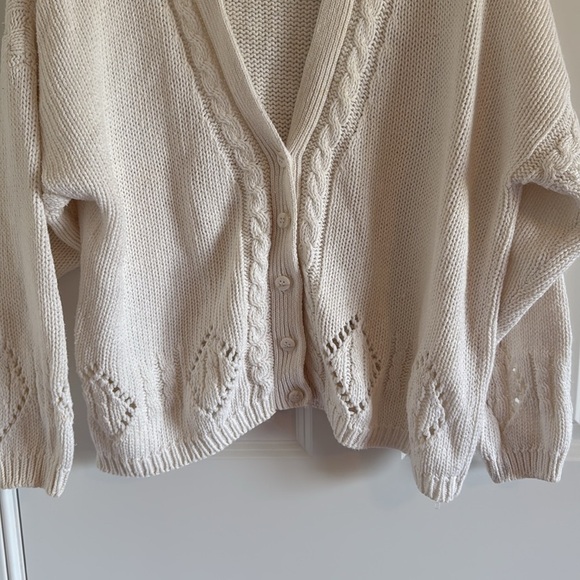 Outback Red Cream Colored Cableknit V-Neck Cardigan Size Medium - Picture 3 of 5